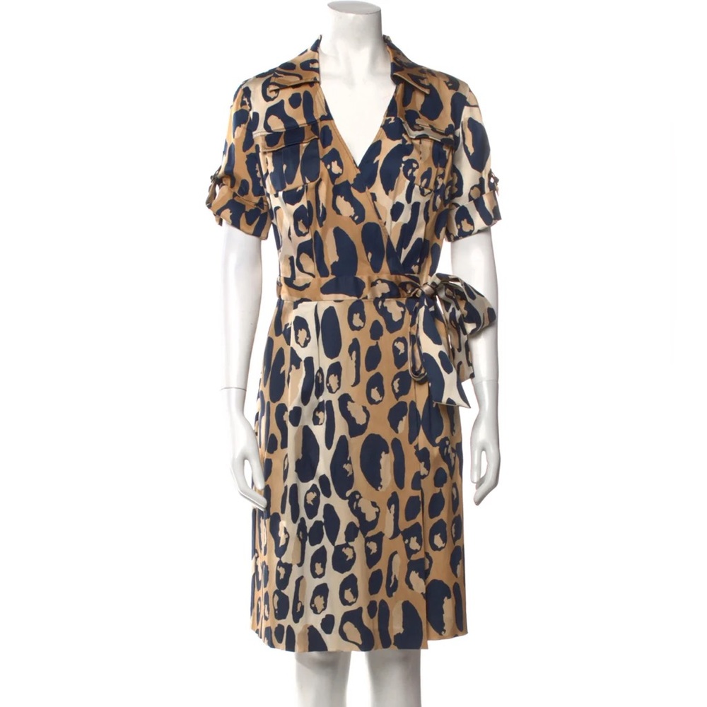 Diane von Furstenberg Animal Print Samara Wrap Dress Silk Blend V Neck Size 12